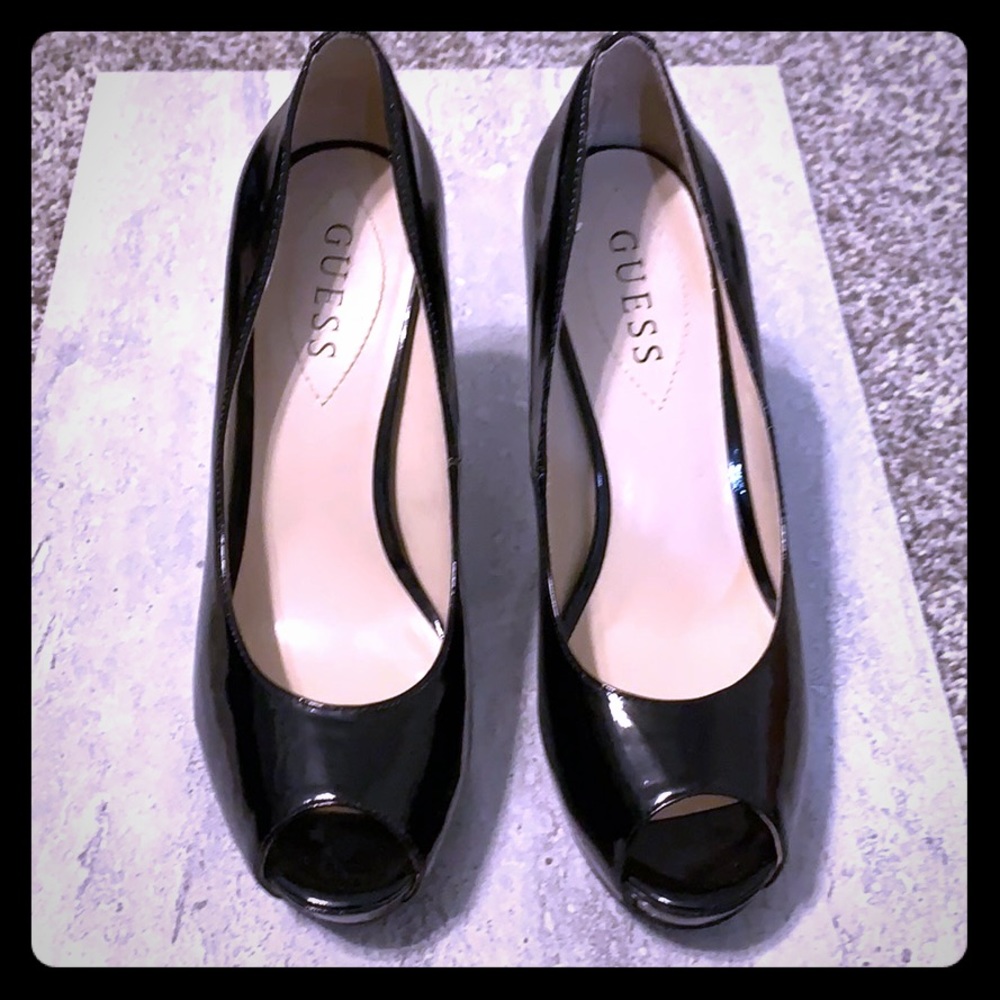 Patent Leather Guess peep toe heels!